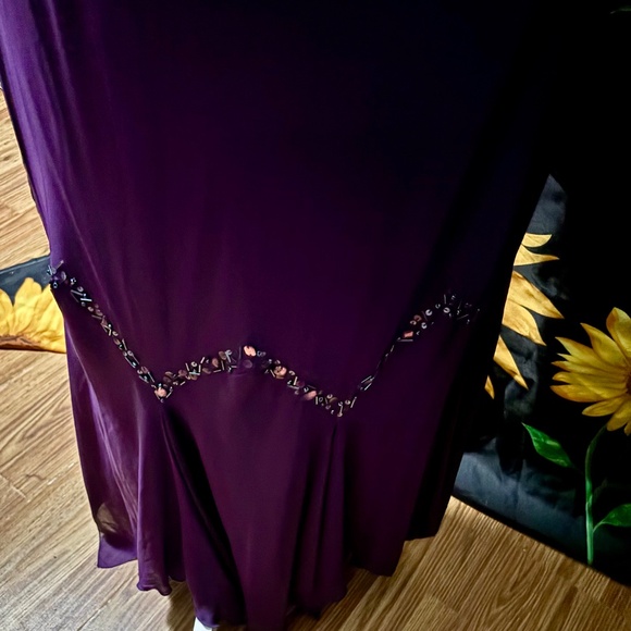 S.L. Fashions Dress - Picture 4 of 15